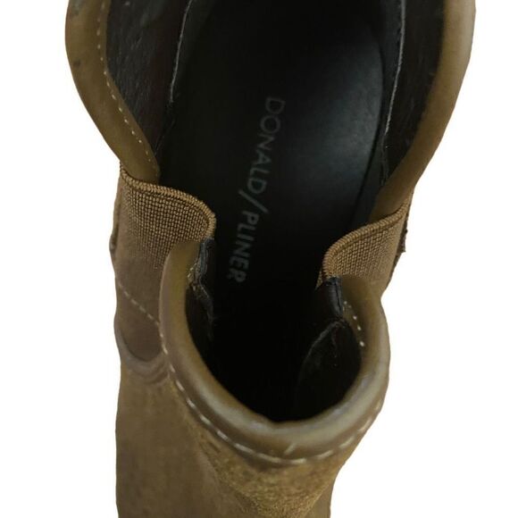 Donald Pliner Darla Perforated Booties Camel Tan Waxy Suede Slip On Size 6.5 - Picture 6 of 7